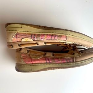 Sperry boat shoes tan and pink plaid, size 9